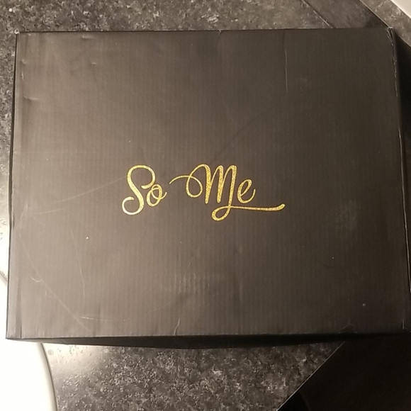 Shoes - Picture 7 of 9